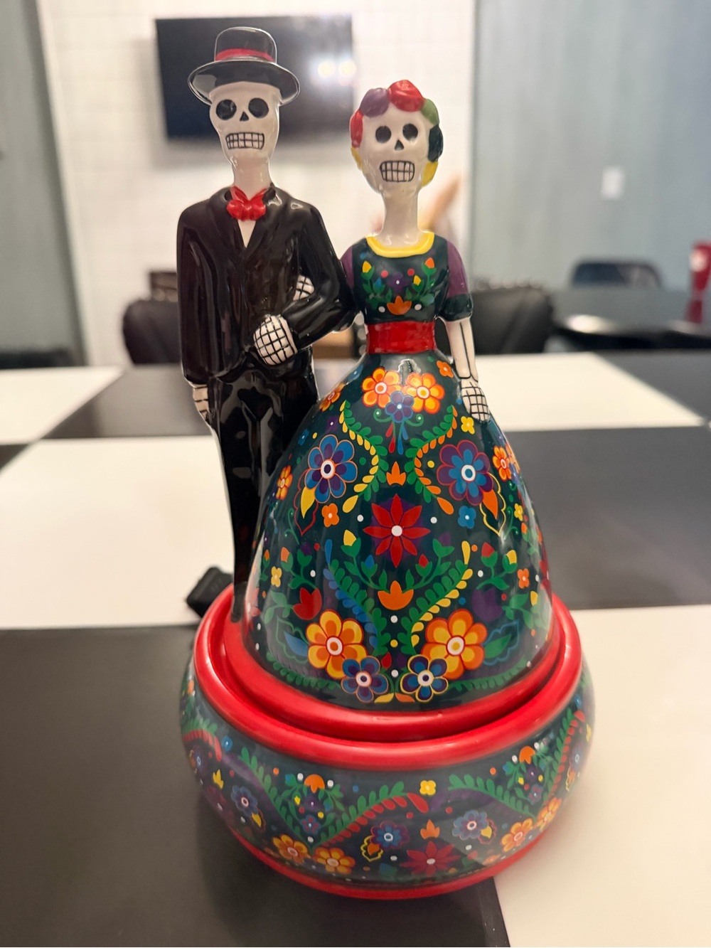 RETIRED- Scentsy Día de los Muertos / Day of the Dead Wax Warmer Hand-Painted